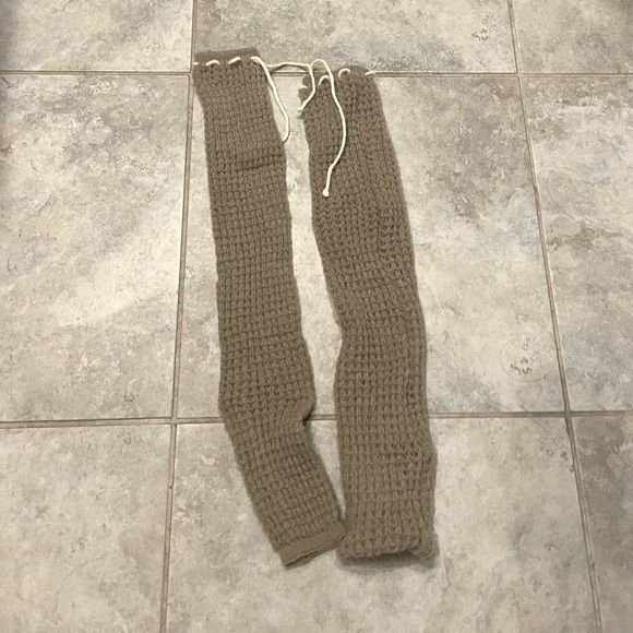 Y2K taupe Knitted leg warmer gloves 🧶 - Picture 2 of 3